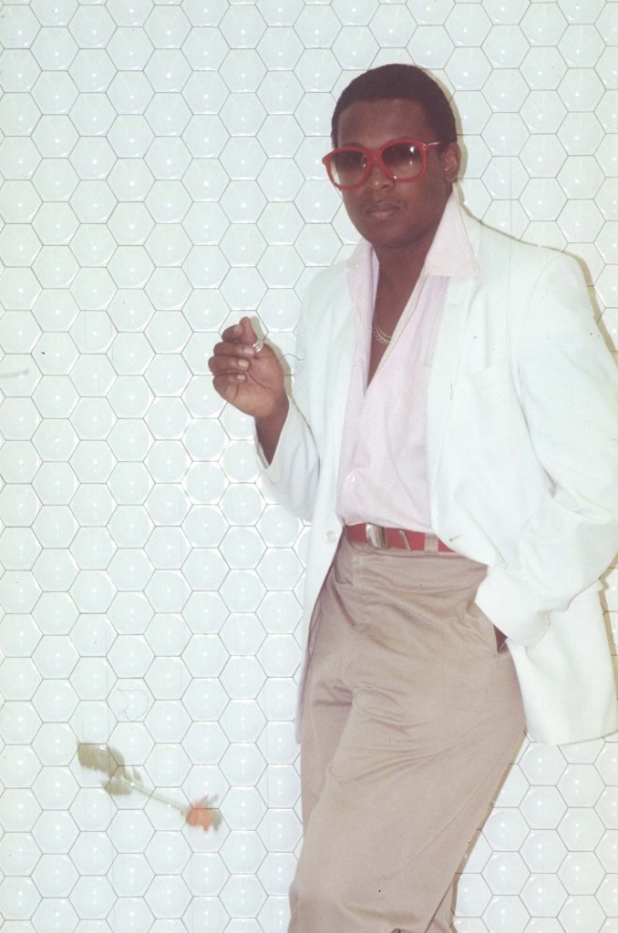Portrait en couleur du chanteur Sylvester.
