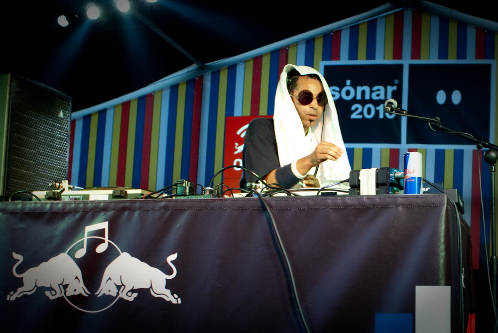 Moodymann sur scène au festival Sónar en 2010